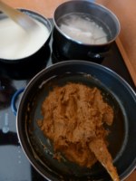 Farciment, canalons bullint i salsa beixamel