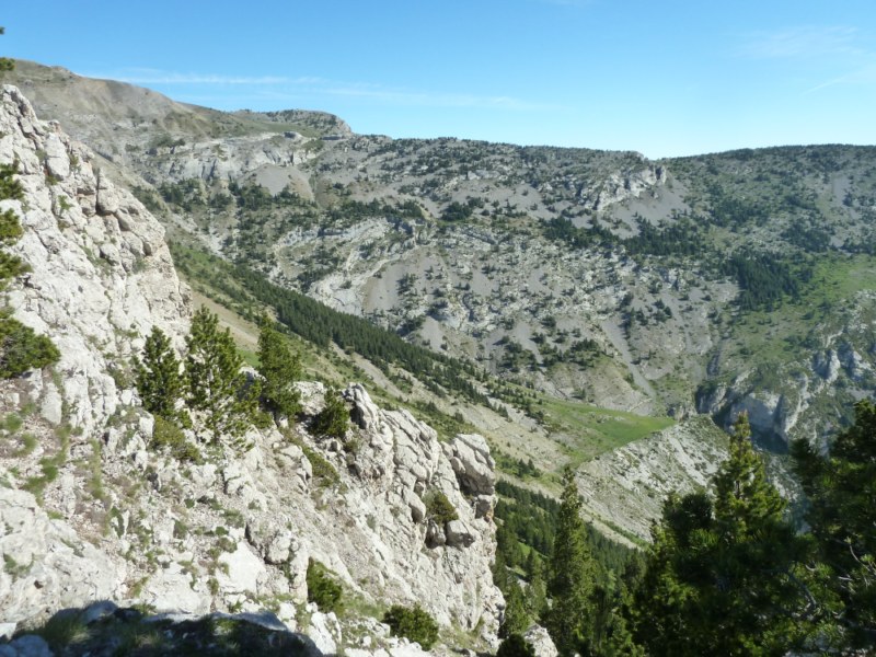 Serra de Monnells a l'est del pas de la cabra