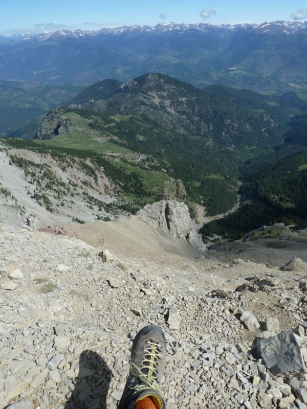 Esmorzant mirant la caiguda direcció la Jaça de Dalt i el torrent de les Eres